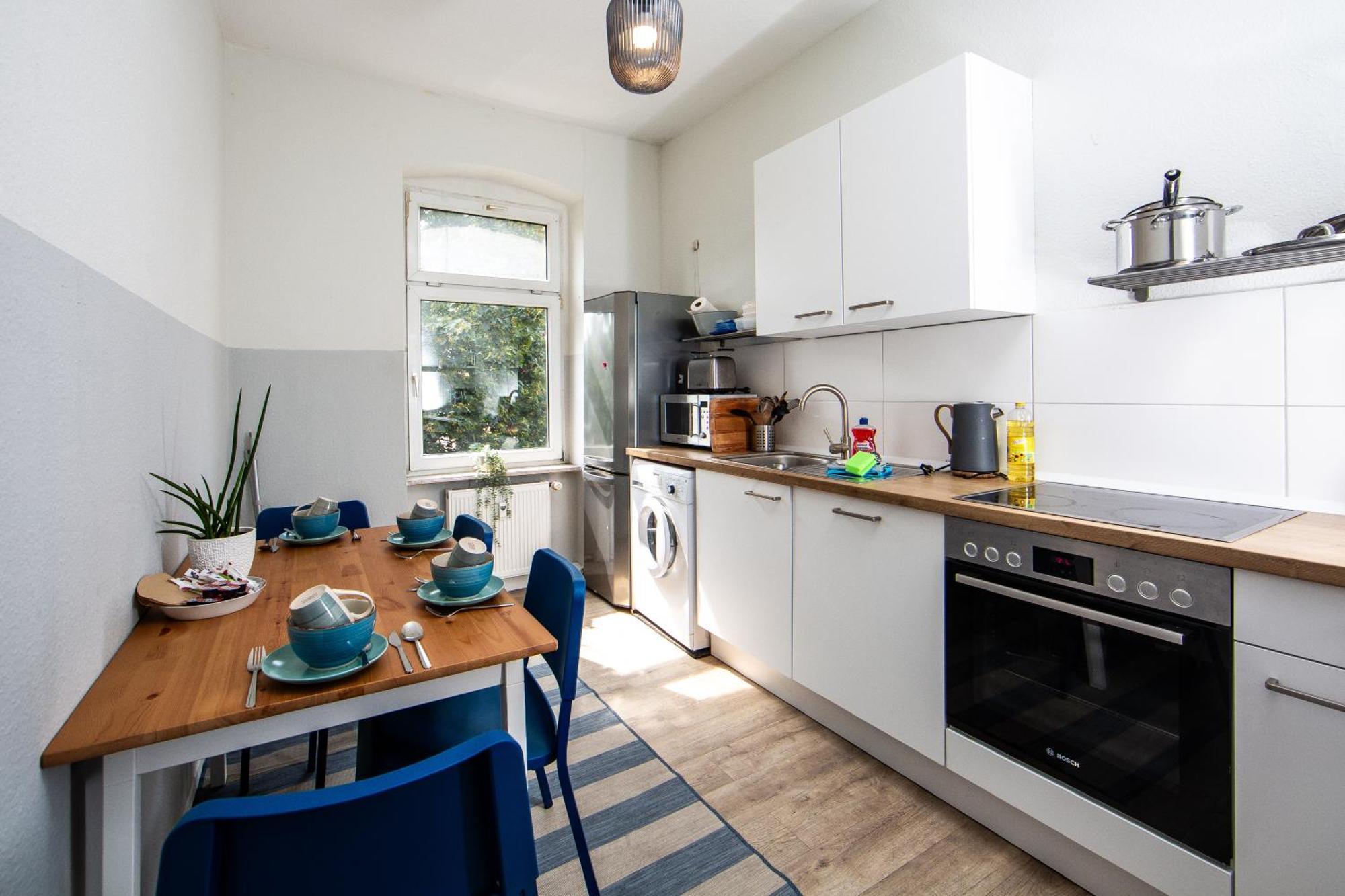 Grossraum-Apartments Mit 2Sz, Wz, Kueche, Smart-Tv, Parken, Etc Erfurt Buitenkant foto